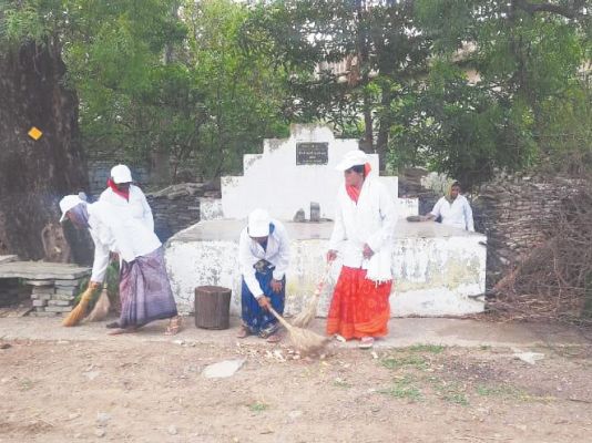 जागरूकता पखवाड़ा शुरू, दीवार लेखन से स्वच्छता का संदेश