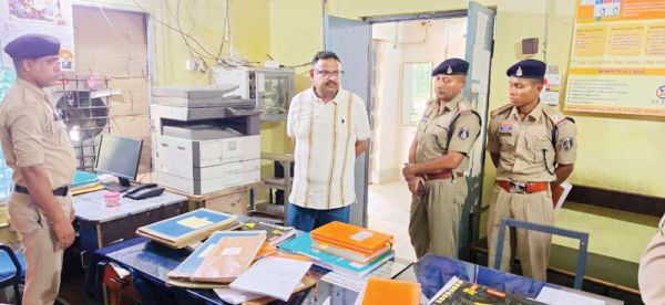 एसपीने किया फरसगांव थाना का निरीक्षण