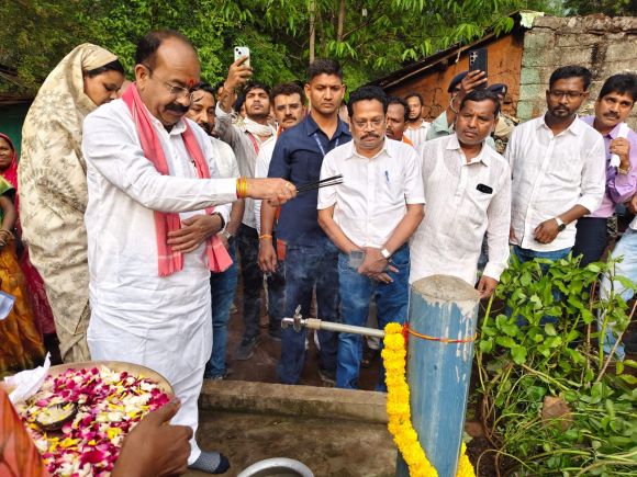 जल अर्पण से दिया जल संरक्षण का संदेश
