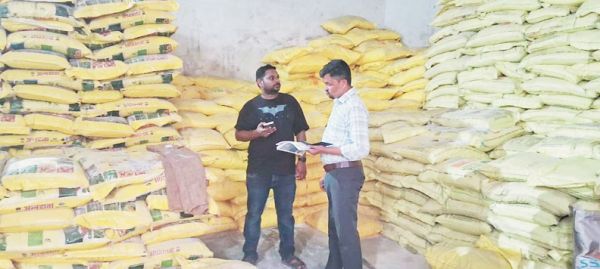 खाद दुकानों की जांच, अनियमितता पर नोटिस