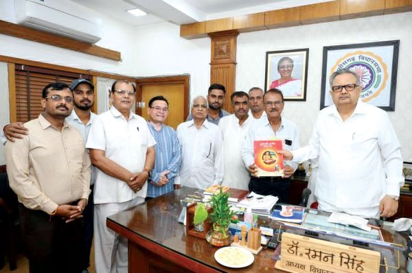 भू भाटक में छूट के लिए डॉ. रमन से मिले प्रतिनिधि 