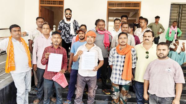 ग्रामीणों ने उपसरपंच पर लगाए आरोप, कलेक्टर से निष्पक्ष जांच और कार्रवाई की मांग