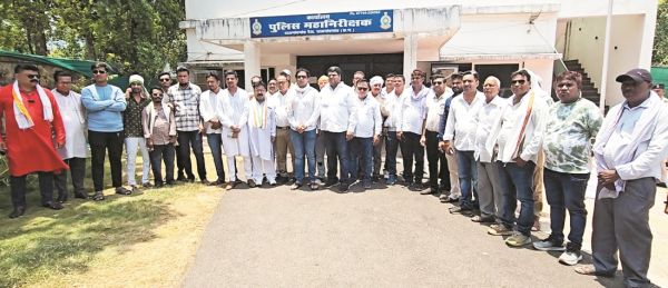 पुलिस पर कांग्रेसी नेताओं का फोन टेप करने का आरोप