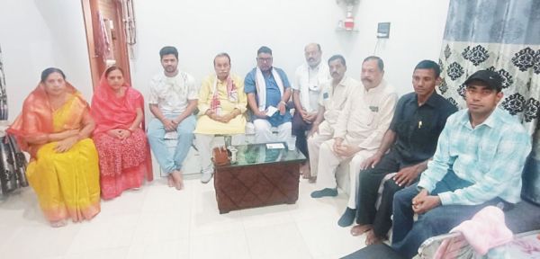 पूर्व कृषिमंत्री चंद्रशेखर ने रतिराम को दी श्रद्धांजलि