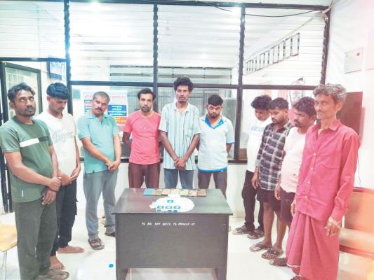 पुलिस की दबिश, 10 जुआरी पकड़ाए, 92 हजार का सामान जब्त