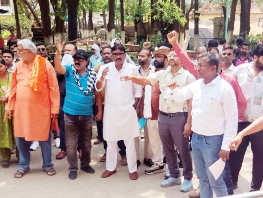 कर्मचारी संघ ने जिला मुख्यालयों में प्रदर्शन