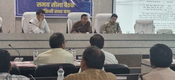 सड़क हादसों में लाएं कमी - कलेक्टर