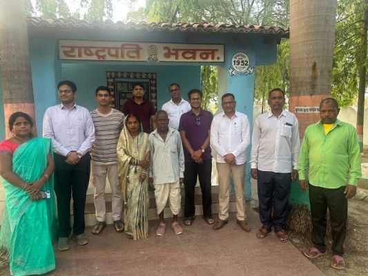 प्रशिक्षु आईएएस अफसरों ने सूरजपुर का किया भ्रमण