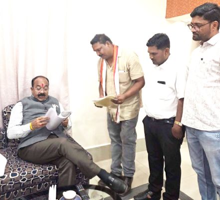 डिप्टी सीएम साव को पालिकाध्यक्ष ने पेयजल व गौरव पथ विस्तार को लेकर सौंपा ज्ञापन