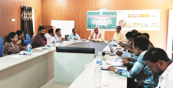 कृषक कल्याण परिषद अध्यक्ष ने ली समीक्षा बैठक