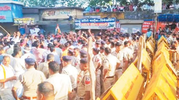 खाद संकट पर भडक़े किसान