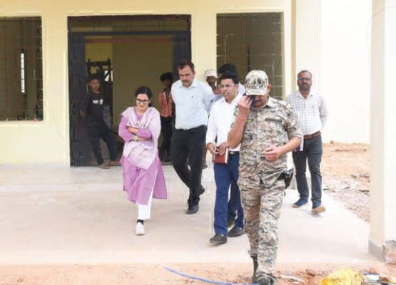 सामरी को मिलेगा नया तहसील भवन, कलेक्टर ने देखी निर्माण कार्यों की प्रगति