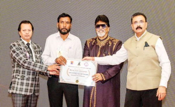 अंबिकापुर के लाल विजय श्रीवास्तव को अंतरराष्ट्रीय सम्मान, ‘टॉप 50 वल्र्ड रिकॉर्ड होल्डर्स’ अवार्ड से नवाजे गए