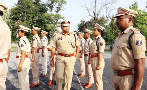 जनरल परेड में डीआईजी-एसएसपी ने ली सलामी