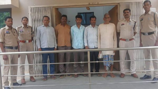  मारपीट-लूट, 5 बंदी