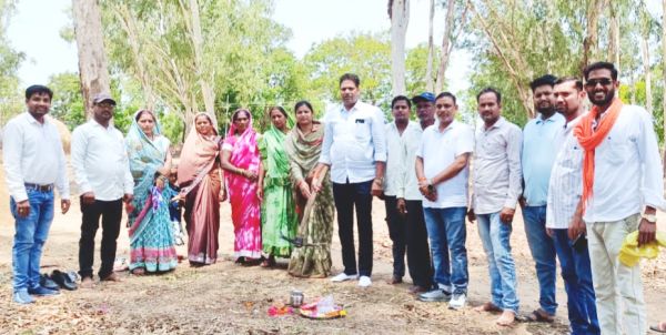 जनपद अध्यक्ष ने किया   विकास कार्यों का भूमिपूजन
