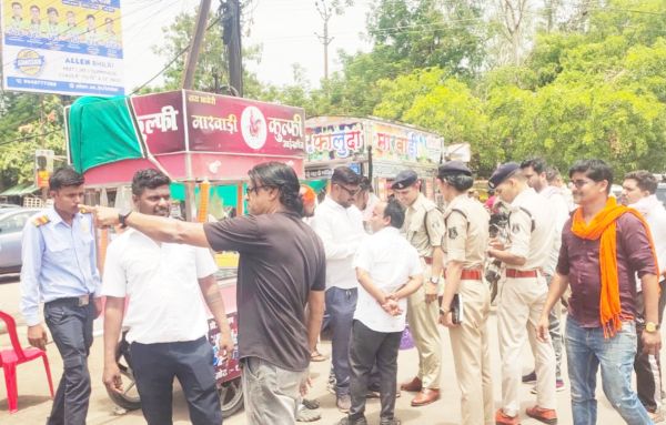 यातायात बाधित कर रहे ठेले-खोमचे हटाए गए