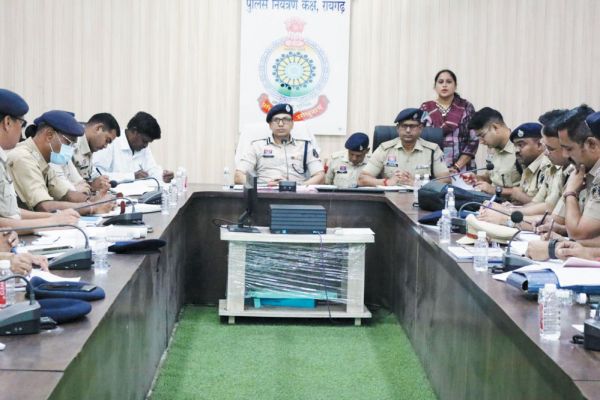 एसएसपी ने ली अपराध समीक्षा बैठक