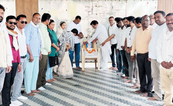 विद्याचरण शुक्ल को दी श्रद्धांजलि