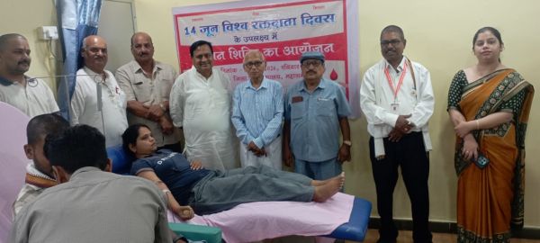 विश्व रक्तदाता दिवस पर 68 यूनिट रक्तदान  रक्तदाताओं व सहयोगी संस्थाओं का सम्मान
