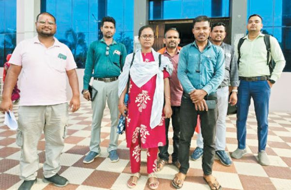 108 एंबुलेंस कर्मियों ने की वेतन और ग्रेज्युटी भुगतान नहीं होने की शिकायत, कलेक्टर से लगाई न्याय की गुहार