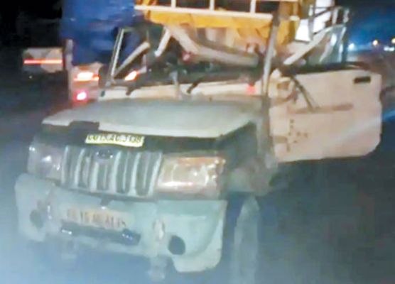 रामगढ़ दर्शन कर लौट रहे श्रद्धालुओं की पिकअप ट्रैक्टर से टकराई