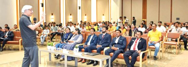 स्टार्ट टू स्टडी कार्यक्रम में करियर मार्गदर्शन का विद्यार्थियों ने लिया लाभ