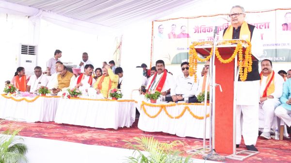 कृषि की नवीनतम व आधुनिक  तकनीक को अपनाएं किसान- रमन