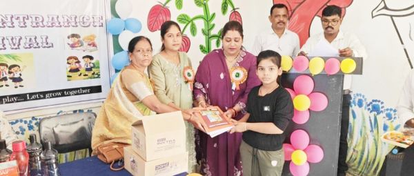 आधी-अधूरी तैयारियों के बीच शिक्षा सत्र  की शुरूआत, कहीं पुस्तकें, गणवेश नहीं बंटा