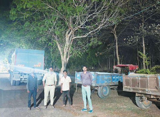 अवैध परिवहन व उत्खनन, गाडिय़ां जब्त