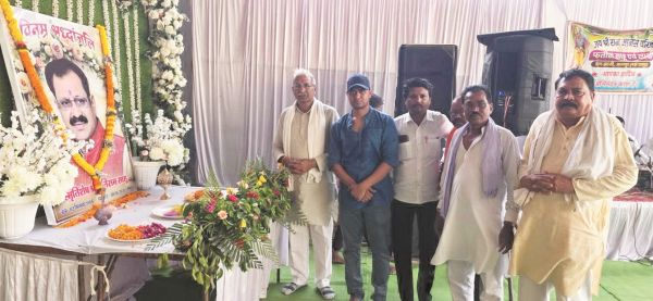 चंदूलाल साहू ने स्व.रतिराम को दी श्रद्धांजलि