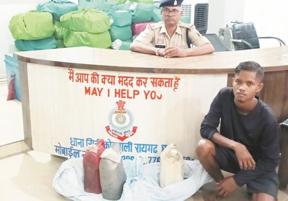 अवैध महुआ शराब संग दो गिरफ्तार