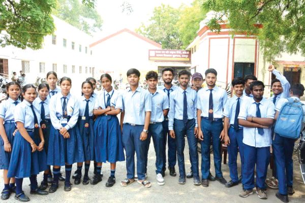 नए सत्र के दूसरे ही दिन टीसी ले जाने का फरमान