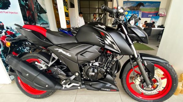 इंजन के साथ 47kmpl माइलेज लेकर मार्केट में Launch हुई TVS Apache RTR 160 Bike, देखे कीमत
