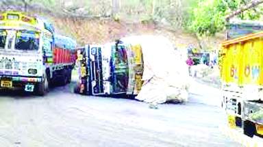छत्तीसगढ़ की धड़कन और हलचल पर दैनिक कॉलम : राजधानी से कटा बस्तर छत्तीसगढ़ की धड़कन और हलचल पर दैनिक कॉलम : राजधानी से कटा बस्तर