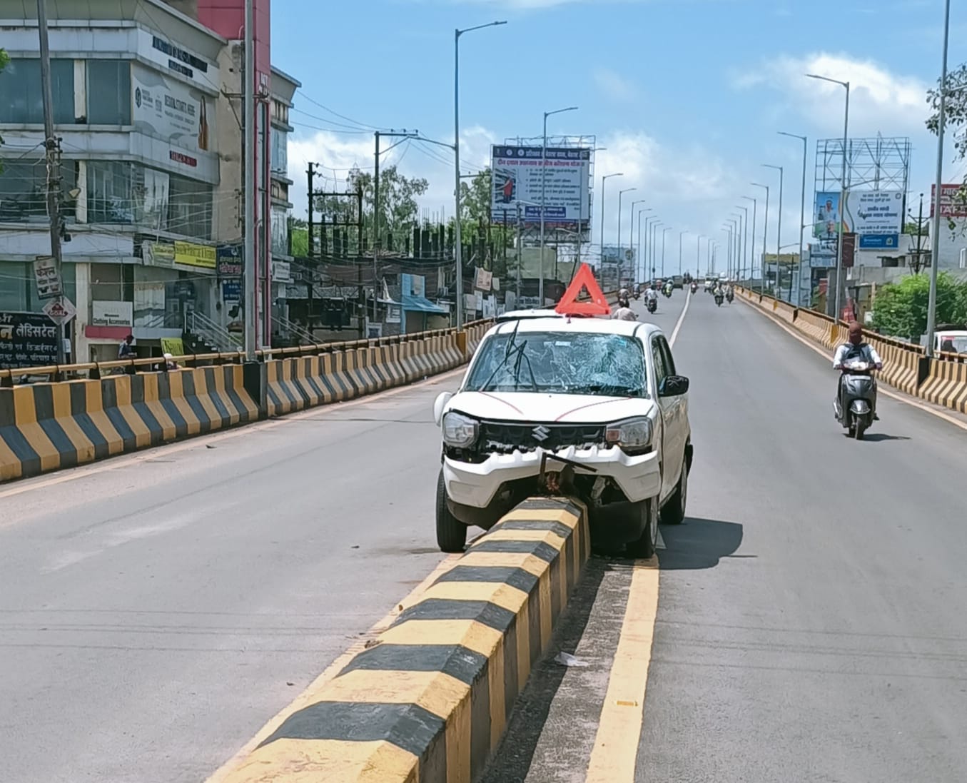 छत्तीसगढ़ की धड़कन और हलचल पर दैनिक कॉलम : राजपथ-जनपथ : फ्लाईओवर का डिवाइडर...