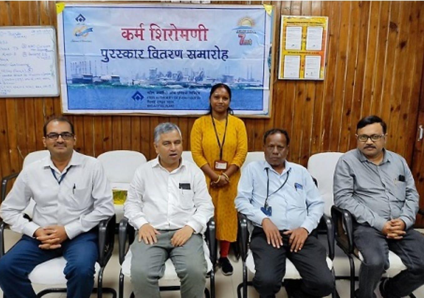 छत्तीसगढ़ की धड़कन और हलचल पर दैनिक कॉलम : राजपथ-जनपथ : अपनी फोटो से समझें!