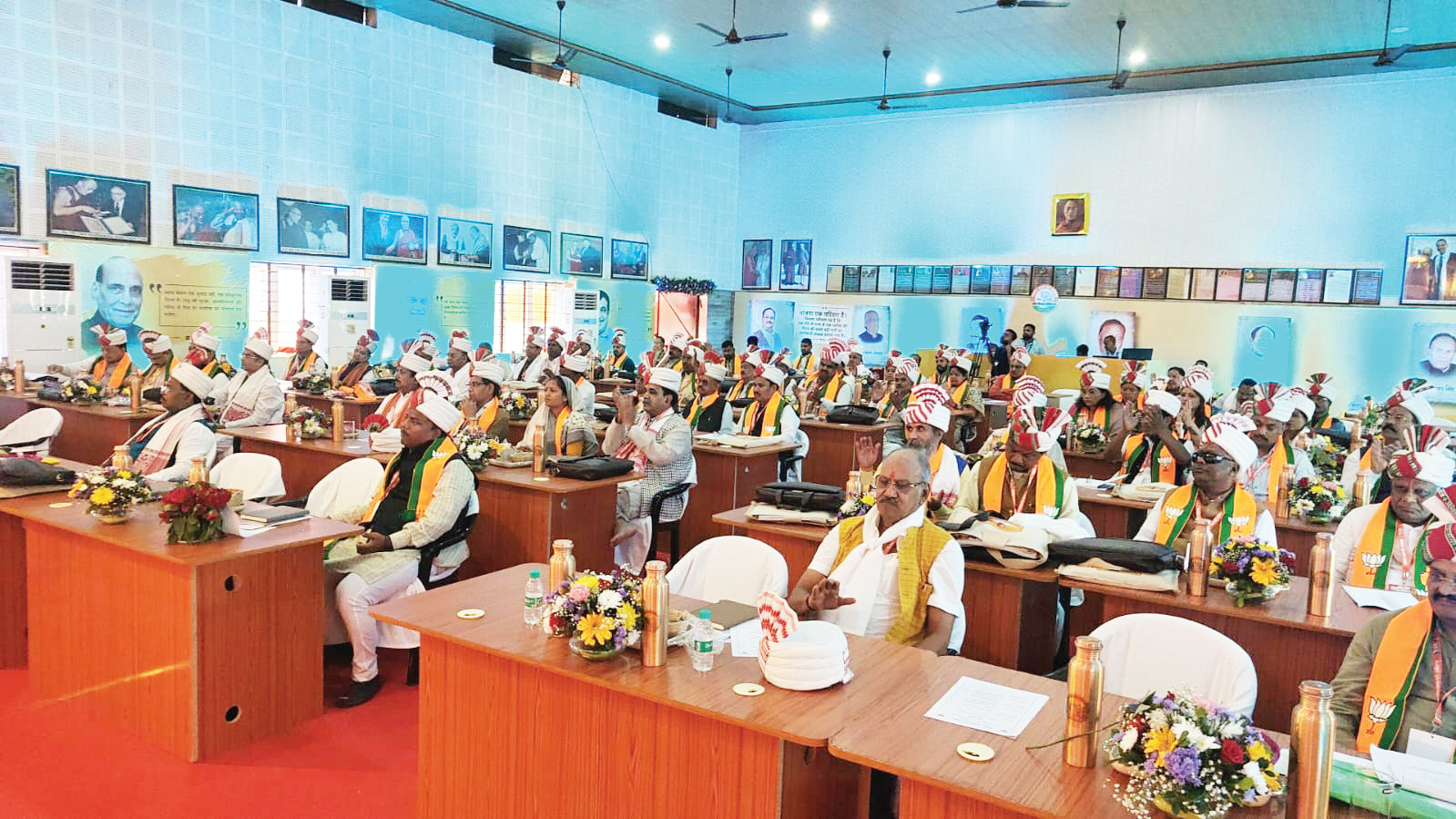 राजपथ-जनपथ : मोबाइल बाहर, राज भीतर राजपथ-जनपथ : मोबाइल बाहर, राज भीतर