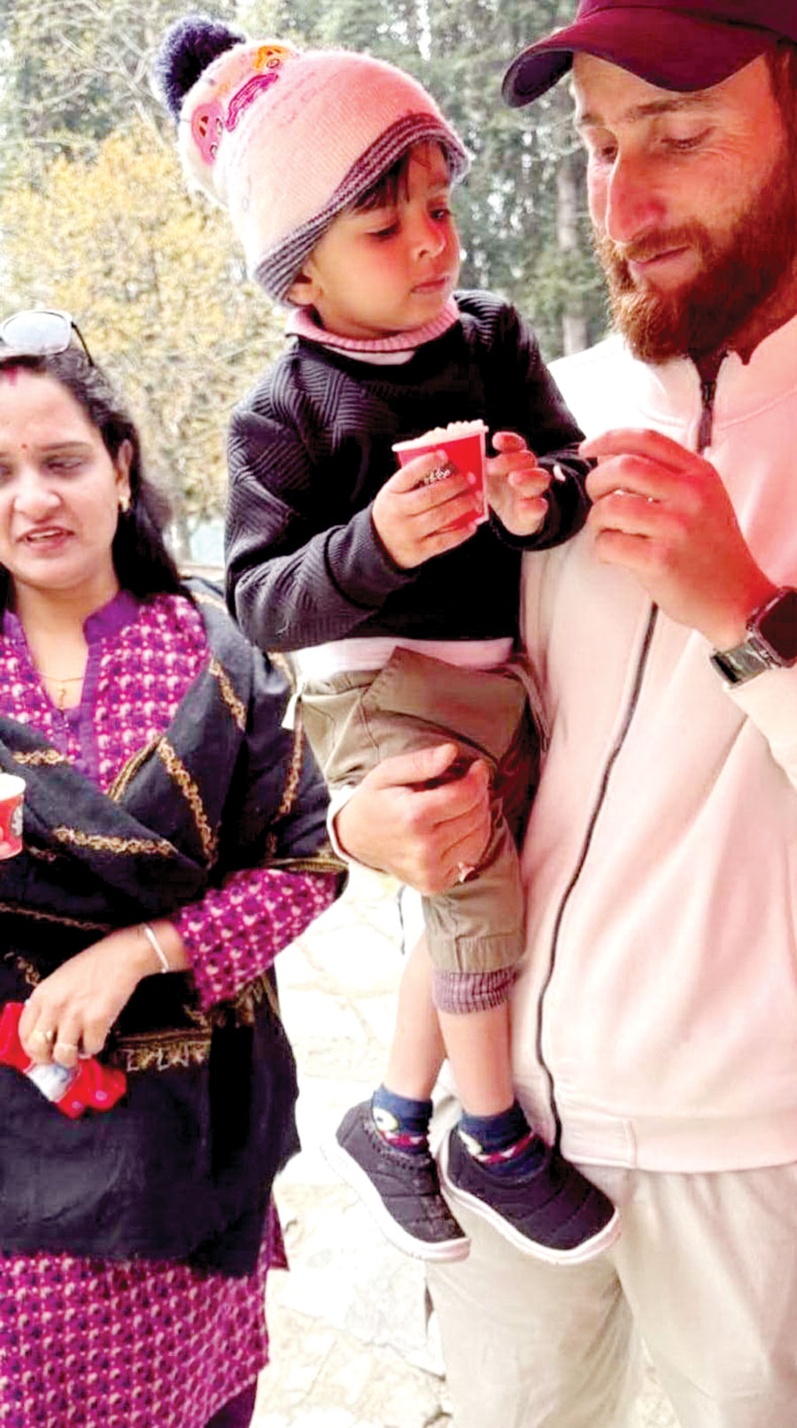 राजपथ-जनपथ : गर्म कपड़े बेचने आया पहलगाम का हीरो