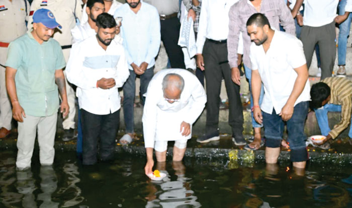 राजपथ-जनपथ : सत्ता गई, स्नान भी गया