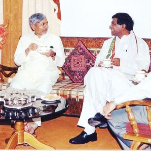 	 राजपथ-जनपथ : जोगी नितीश के साथ चाय पर