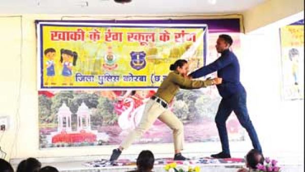 छत्तीसगढ़ की धड़कन और हलचल पर दैनिक कॉलम : राजपथ-जनपथ : खाकी के रंग, स्कूल के संग