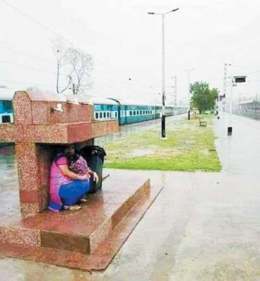 छत्तीसगढ़ की धड़कन और हलचल पर दैनिक कॉलम : राजपथ-जनपथ : बारिश से बचाता प्याऊ