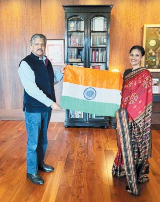 छत्तीसगढ़ की धड़कन और हलचल पर दैनिक कॉलम : राजपथ-जनपथ : झंडे की एक फोटो पर बहस...