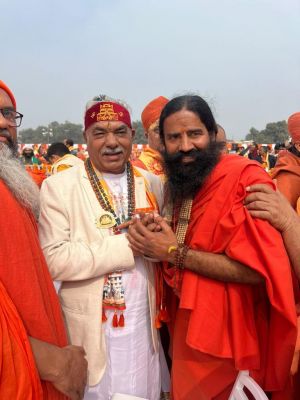 	 राजपथ-जनपथ : गर्भगृह जाने वाले यहां से अकेले 