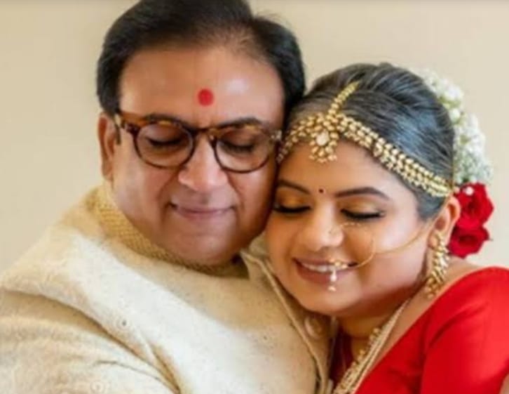 बाप - बेटी की ये बहुत प्यारी तस्वीर 