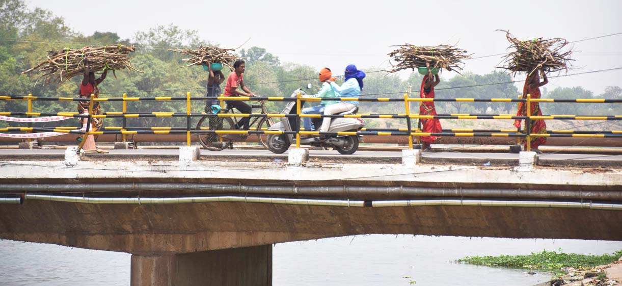 उज्जवला की पहुंच से दूर उज्जवला की पहुंच से दूर