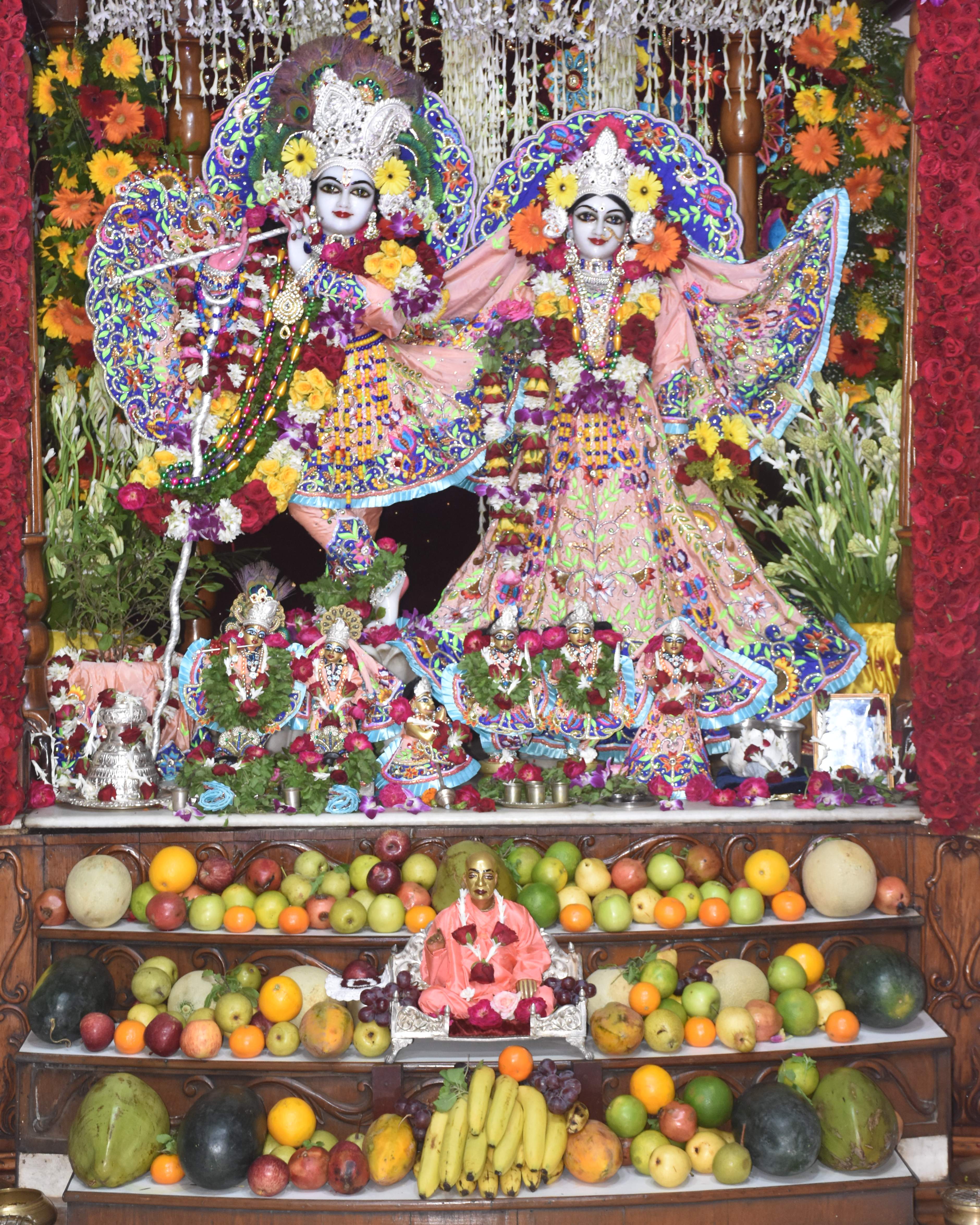 इस्कॉन मंदिर में जन्माष्टमी इस्कॉन मंदिर में जन्माष्टमी