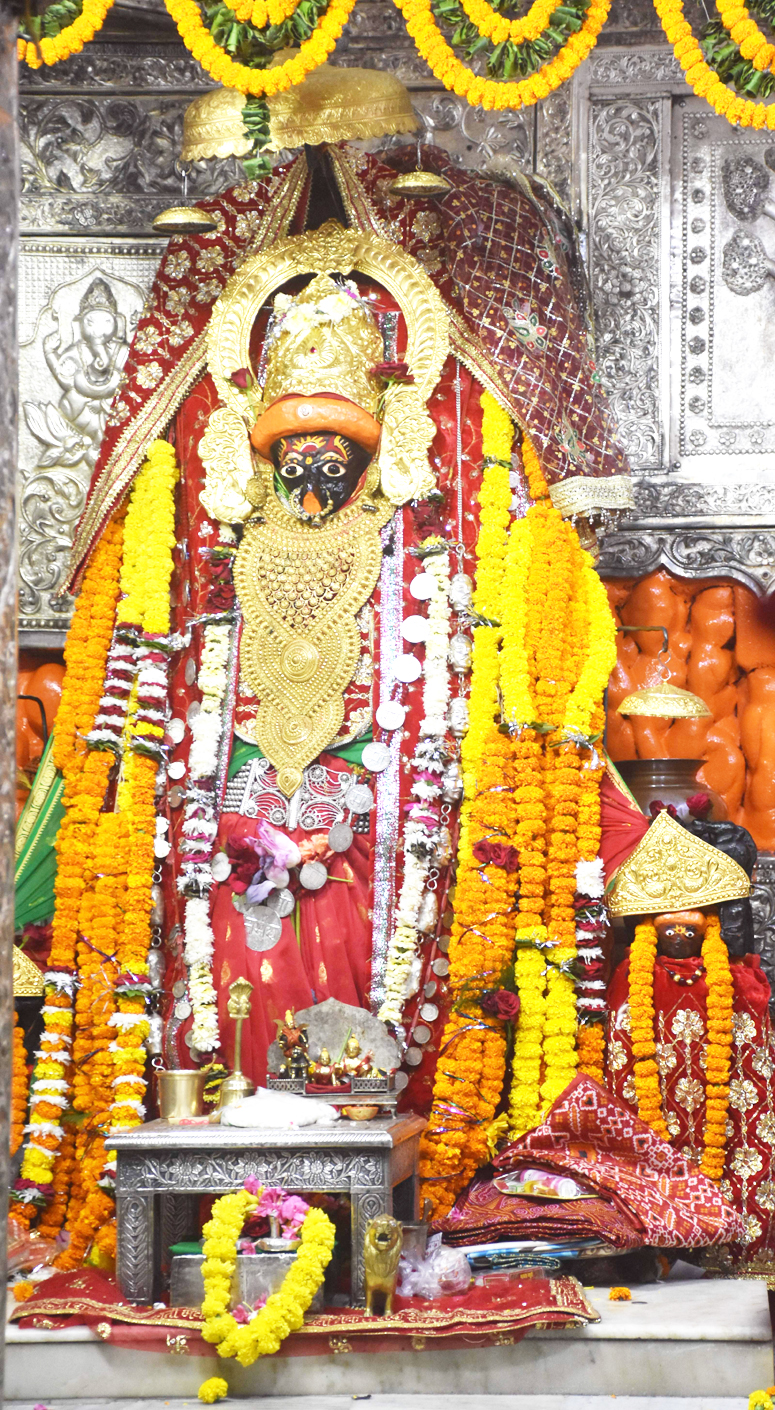 मां विराजीं मां विराजीं