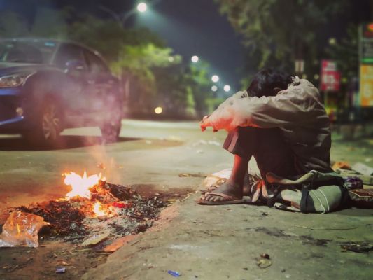 उत्तर भारत में बर्फ़बारी व ठंडी हवाओ के असर से मैदानी इलाक़ों में न रात में राहत मिल रही है न दिन में